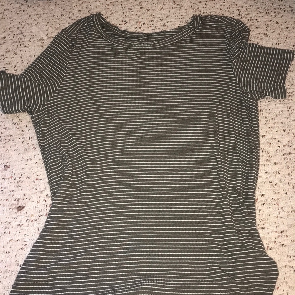 American Eagle t shirt